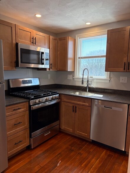 Building Photo - 12 Madison Ave