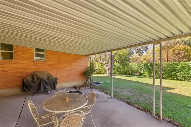 Building Photo - 8739 Ukiah Dr