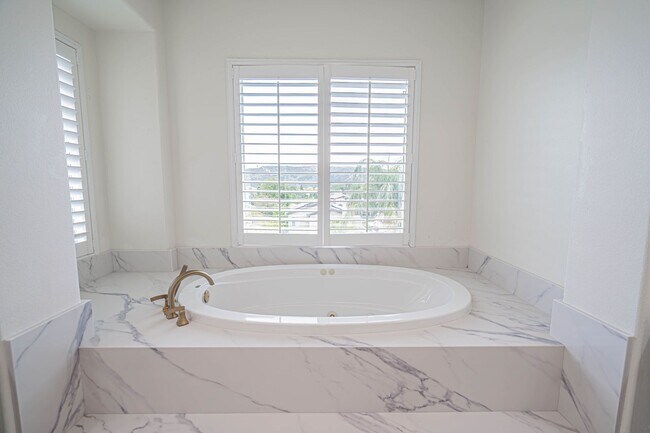 Building Photo - Spacious 4-Bedroom Pool Home in Saugus with Stunning Views & Community Amenities!