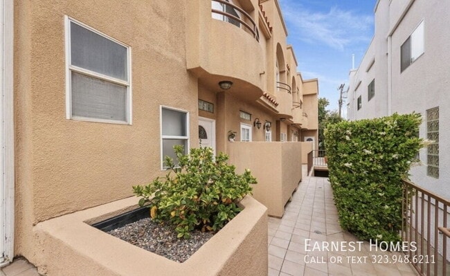 Building Photo - 4310 Whitsett Ave