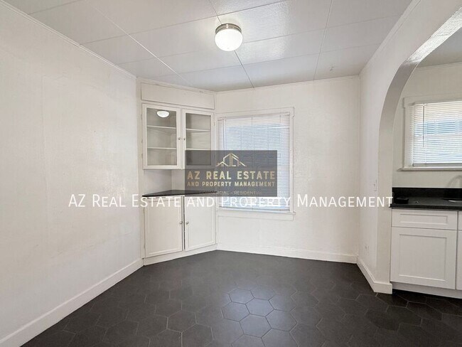 Building Photo - 3809 N 9th Pl