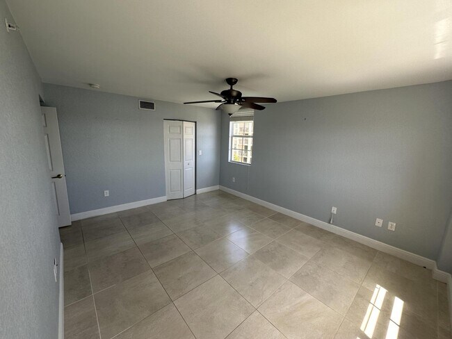 Building Photo - 1801 N Flagler Dr