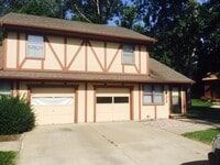 Building Photo - 704 S 40th St