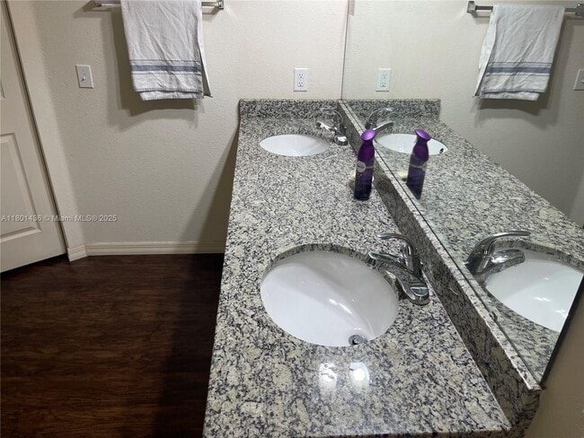 Building Photo - 3202 Cupid Pl