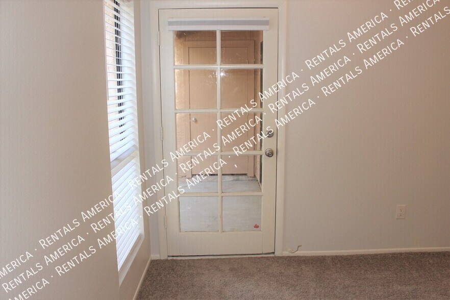 Building Photo - 3131 W Cochise Dr