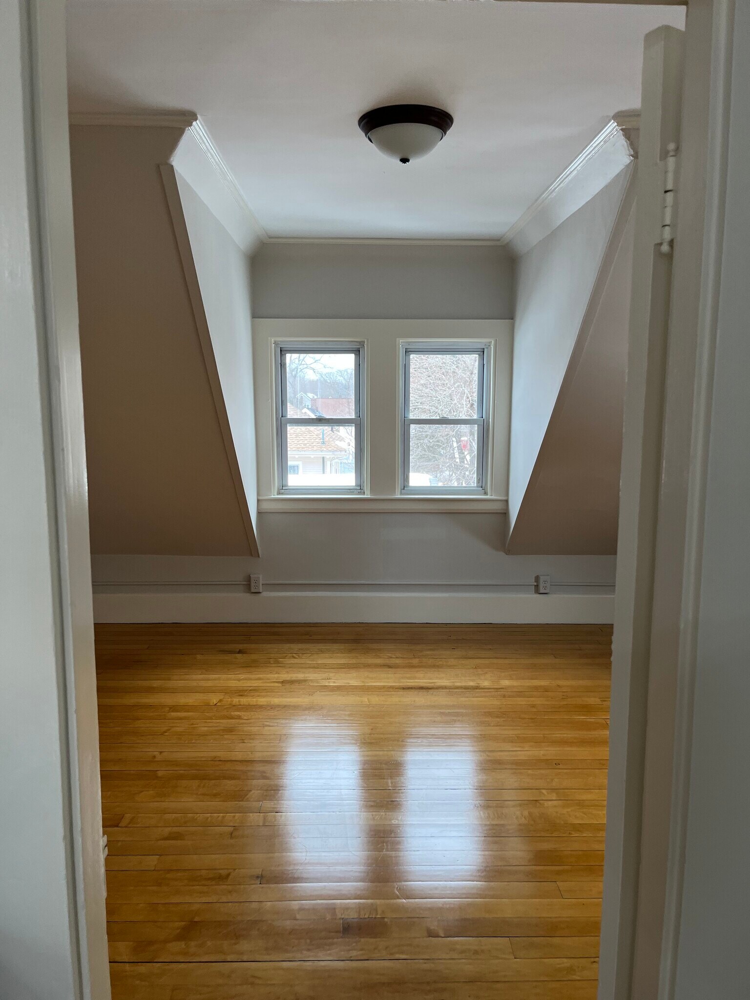 Building Photo - 48 Seaver St