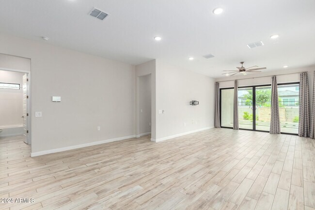 Building Photo - 17719 N 50th Way