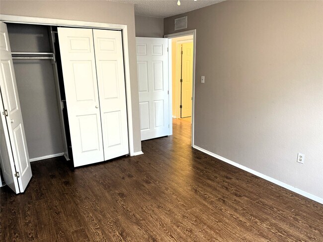 Building Photo - 62 Evanston St