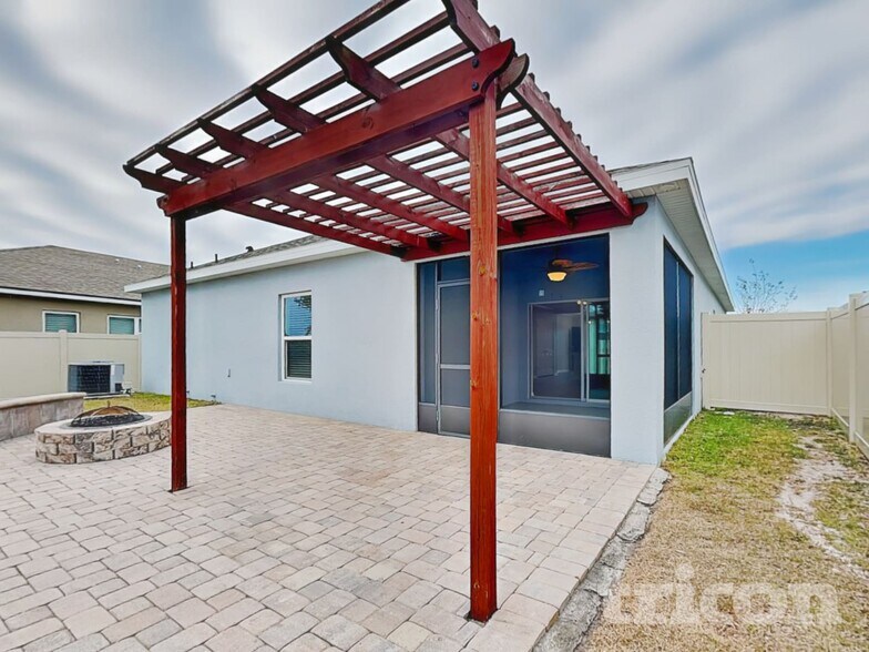 Building Photo - 1266 Stratton Ave