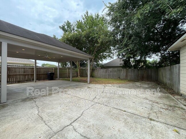 Building Photo - 5630 Arialo Dr