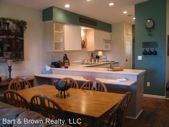 Building Photo - 110 W Rockford Dr