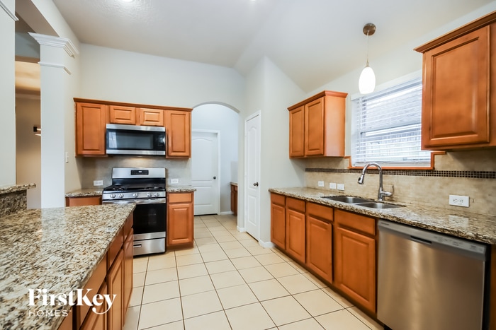 Building Photo - 31223 Rainwood Park Ln
