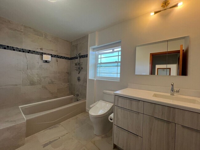 Building Photo - Waialae Iki | Nearly 5,000 Sq. Ft. with Breathtaking Ocean Views