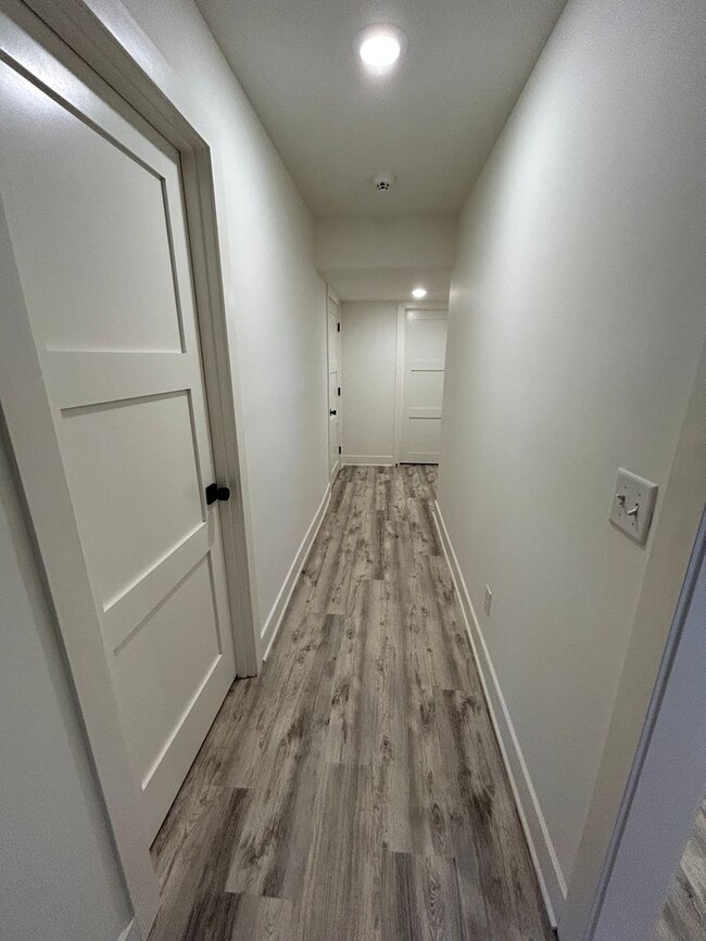 Building Photo - 108-110 Oakwood Ct