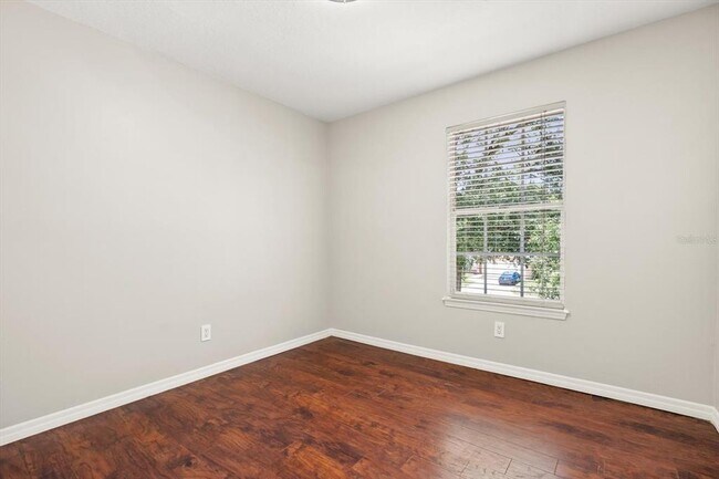 Building Photo - 1509 Red Oak Ct