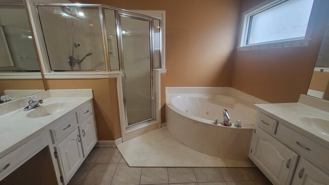 Building Photo - 8023 Jills Creek Dr