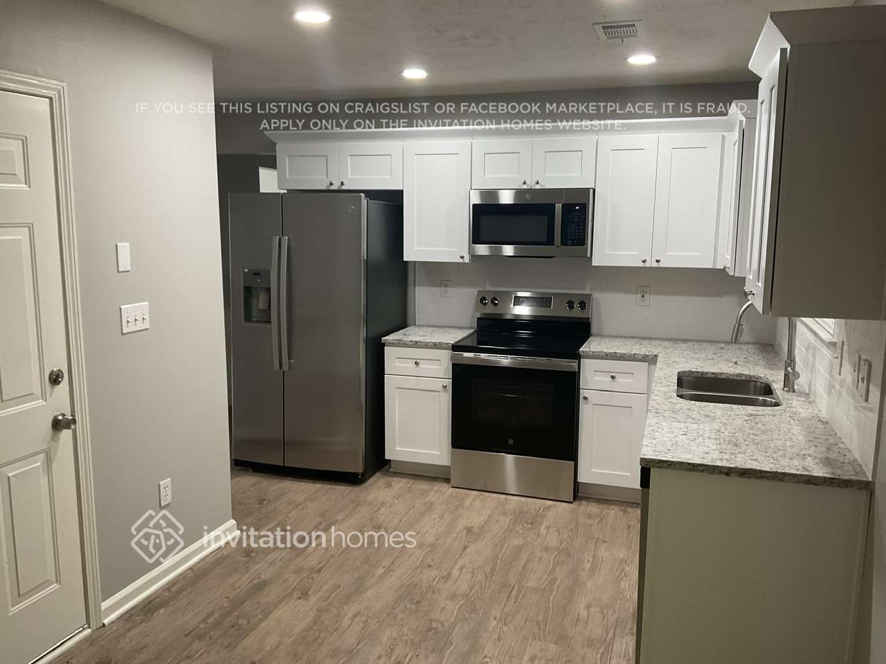 Building Photo - 6490 Drake Manor