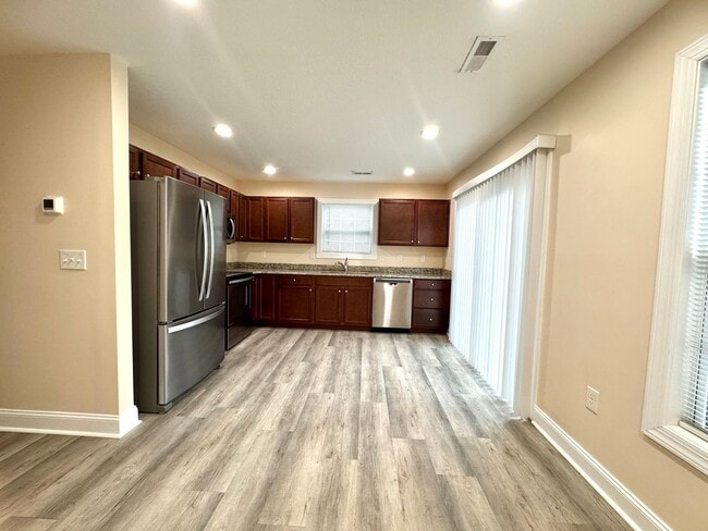 Building Photo - More units and move-in options available.