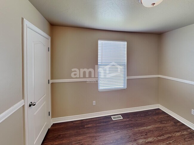 Building Photo - 1449 S 2490 E