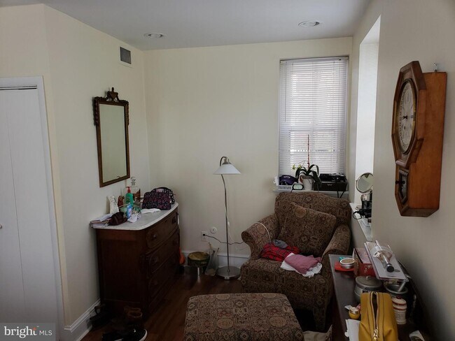 Building Photo - 628 Spruce St