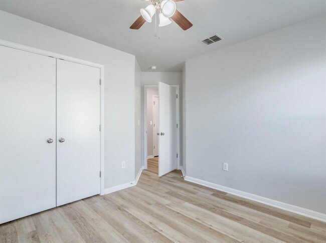 Building Photo - 424 Wapiti Rd