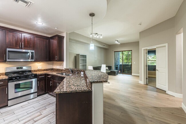 Building Photo - 945 E Playa Del Norte Dr