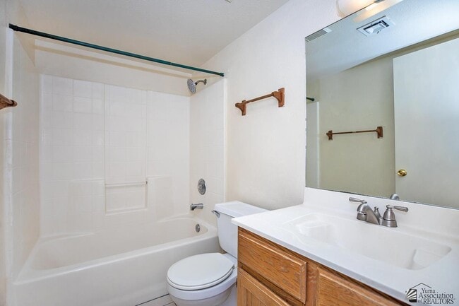 Building Photo - 1414 W Santa Maria Way