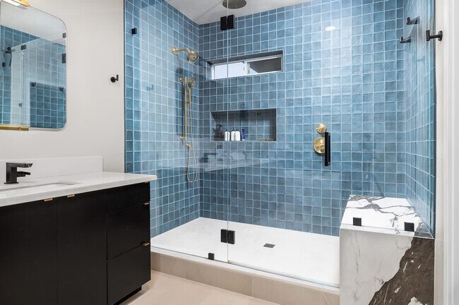 Building Photo - 3929 Paso Del Lagos