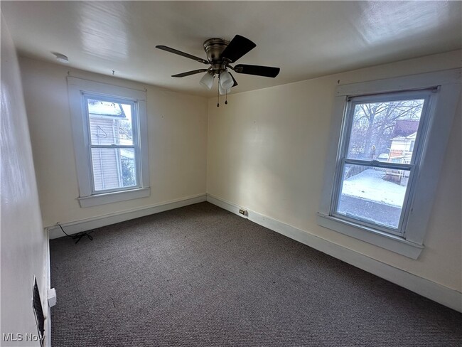 Primary Photo - 288 Dickey Ave NW