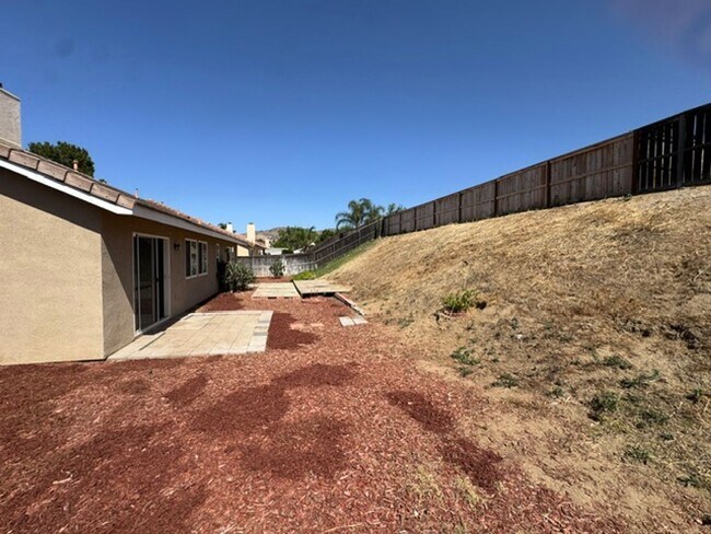 Building Photo - Beautiful home with option to expand