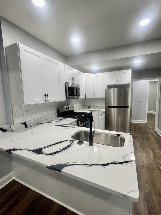 Building Photo - 2431 McElderry St