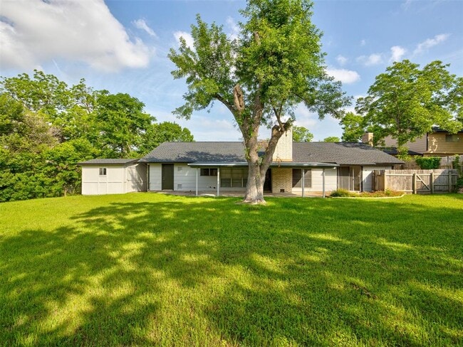 Building Photo - 7602 Pebble Brook Cove