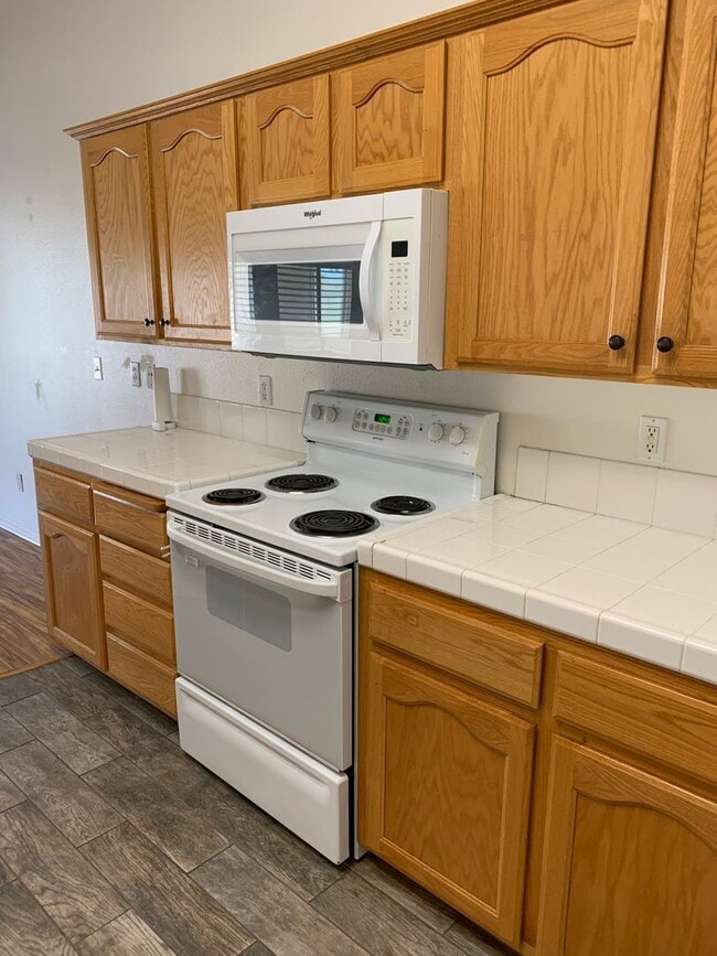 Building Photo - 3 Bedroom 2 Bath Solar Home