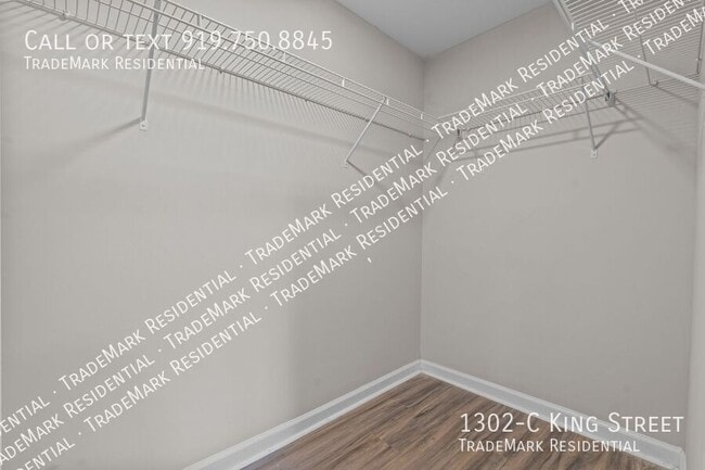 Building Photo - 1302 King St