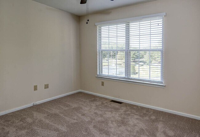 Building Photo - 21 Claver Hill Way