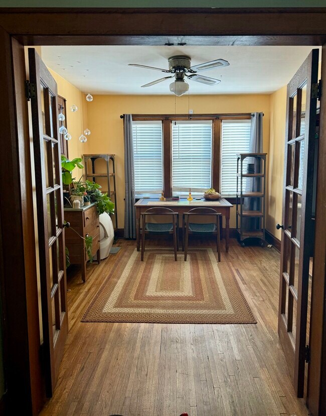 Building Photo - 265 E Markison Ave