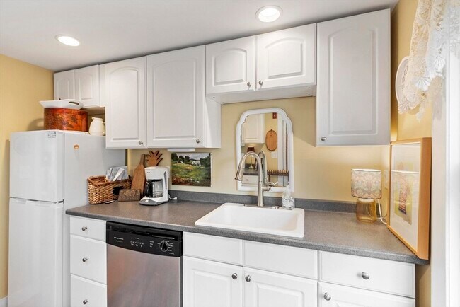 Building Photo - 34 High St