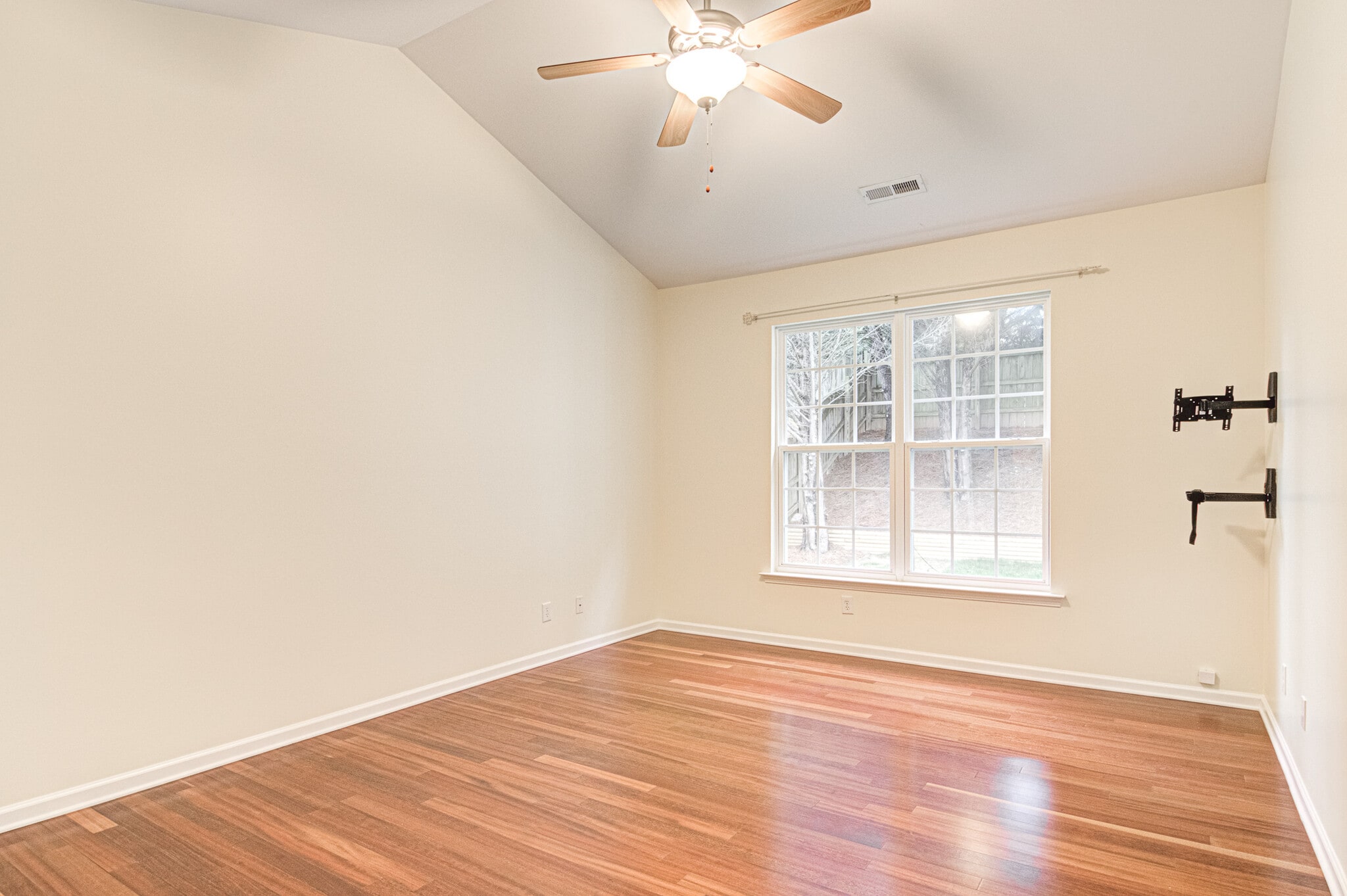 Master Bedroom with Ceiling fan - 6524 Overland Park Dr