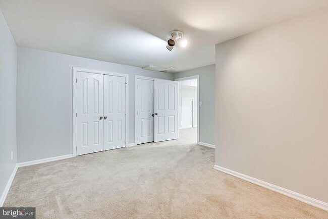 Building Photo - 1168 Taji Ct