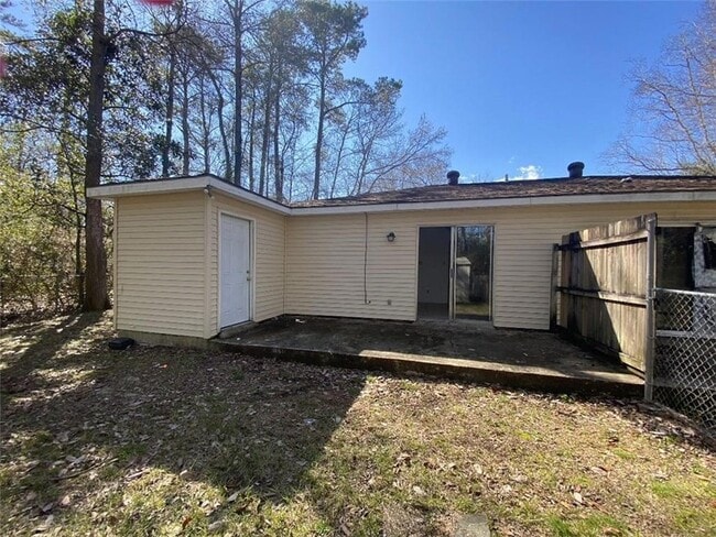 Building Photo - 1528 Live Oak St