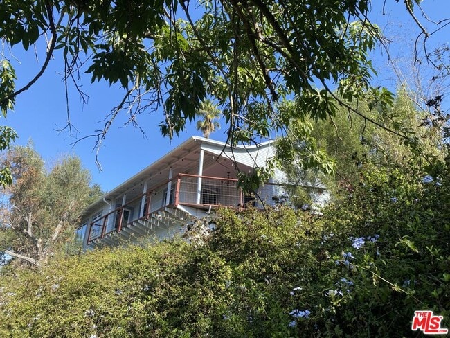 Building Photo - 1409 Avon Park Terrace