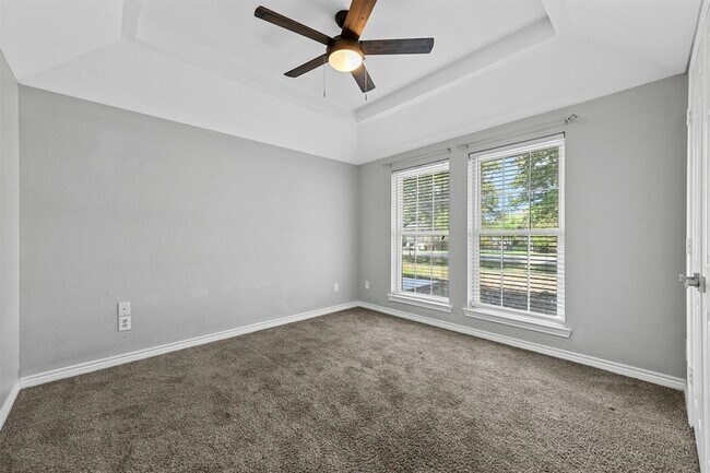 Building Photo - 303 Riva Ridge