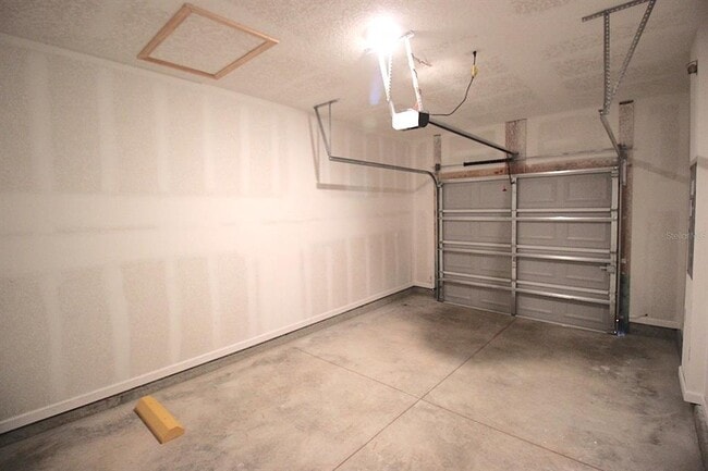 Building Photo - 121 Redbud Rd