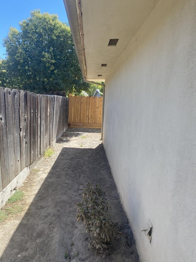 Building Photo - 3016 Delta Ave