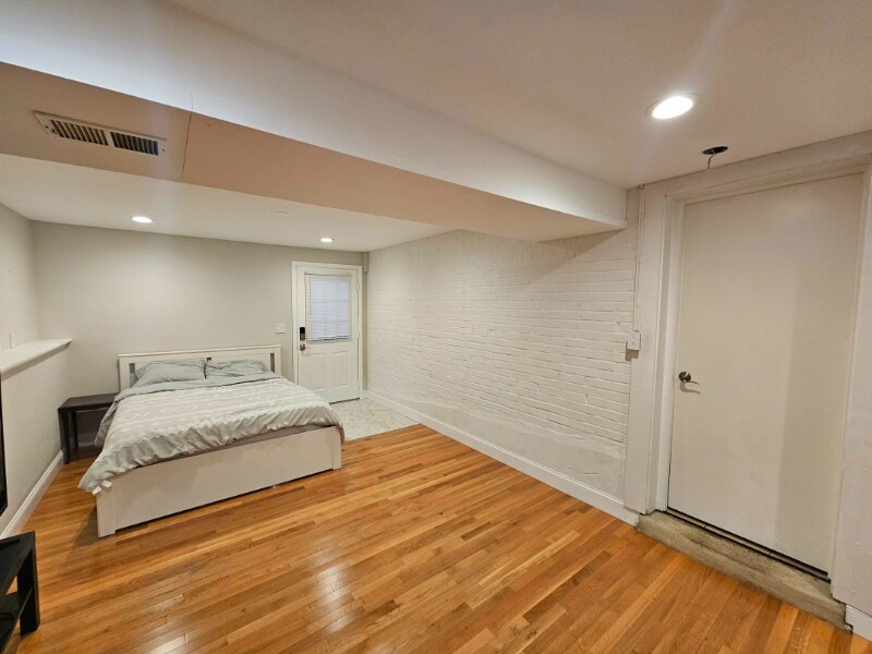 Building Photo - 7421 Grace St