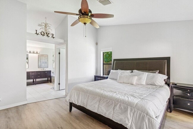 Building Photo - 10581 Mendocino Ln