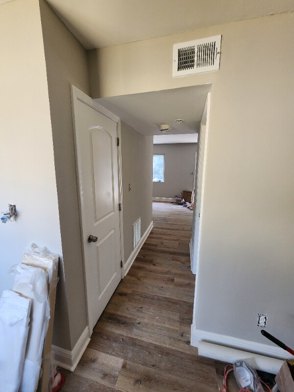 Building Photo - 390 W Lake Ave NW