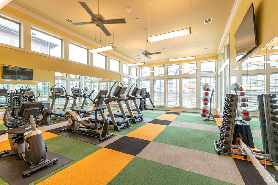 Fitness Centre - Cypress Creek at Hazelwood Street Apartmen...