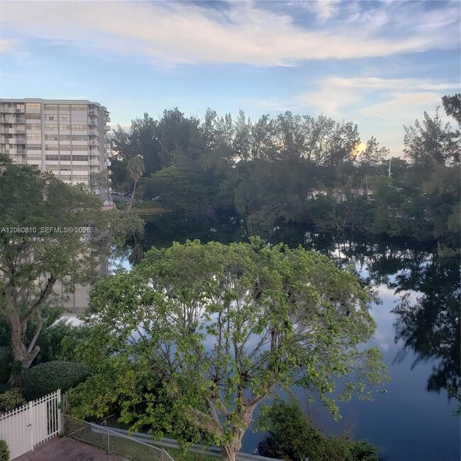 Building Photo - 1200 NE Miami Gardens Dr