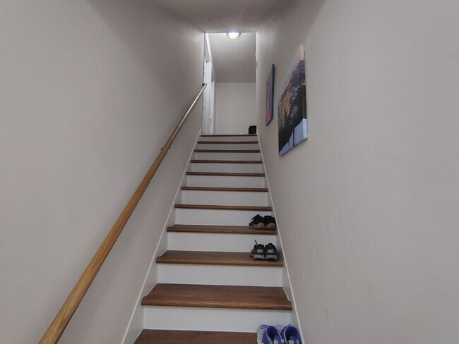 Building Photo - Double Double